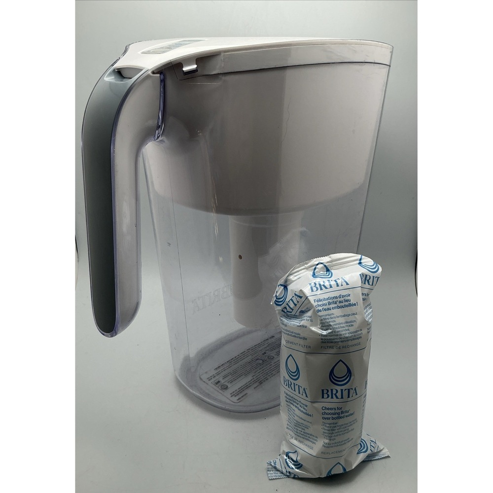 Brita‎ Water Filtration System 10 Cup Capacity, Preowned, with One New Filter